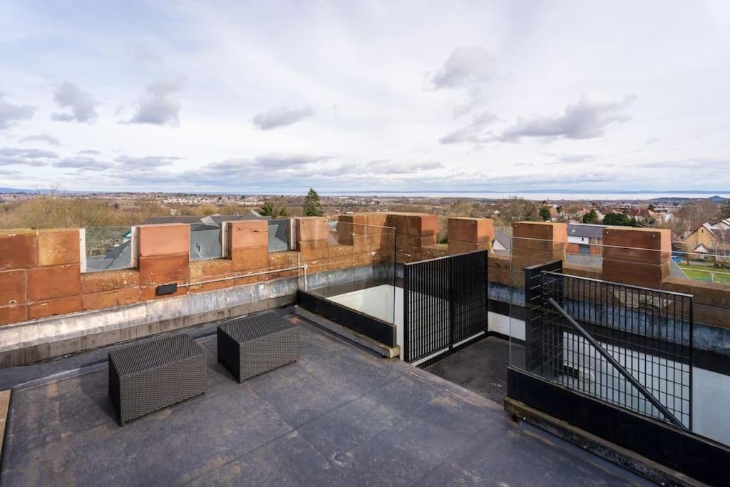 Luxury Water Tower I Roof Bar I Cinema Villa Cardiff Buitenkant foto